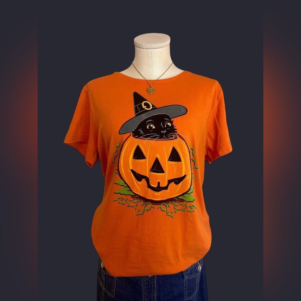 Black Cat in Pumpkin Halloween Tee Woman’s L